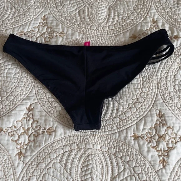 Victoria's Secret Elegant Black Bikini Set - Picture 9 of 10